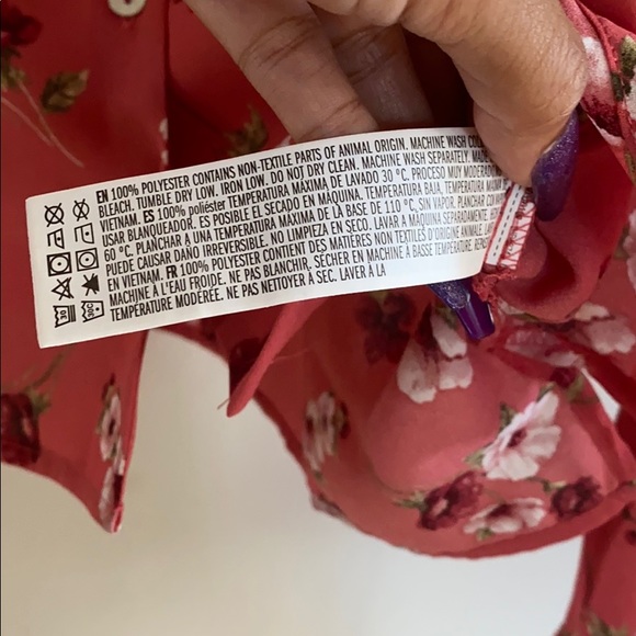 FLORAL BUTTON UP WITH POCKETS NWT - Picture 3 of 8